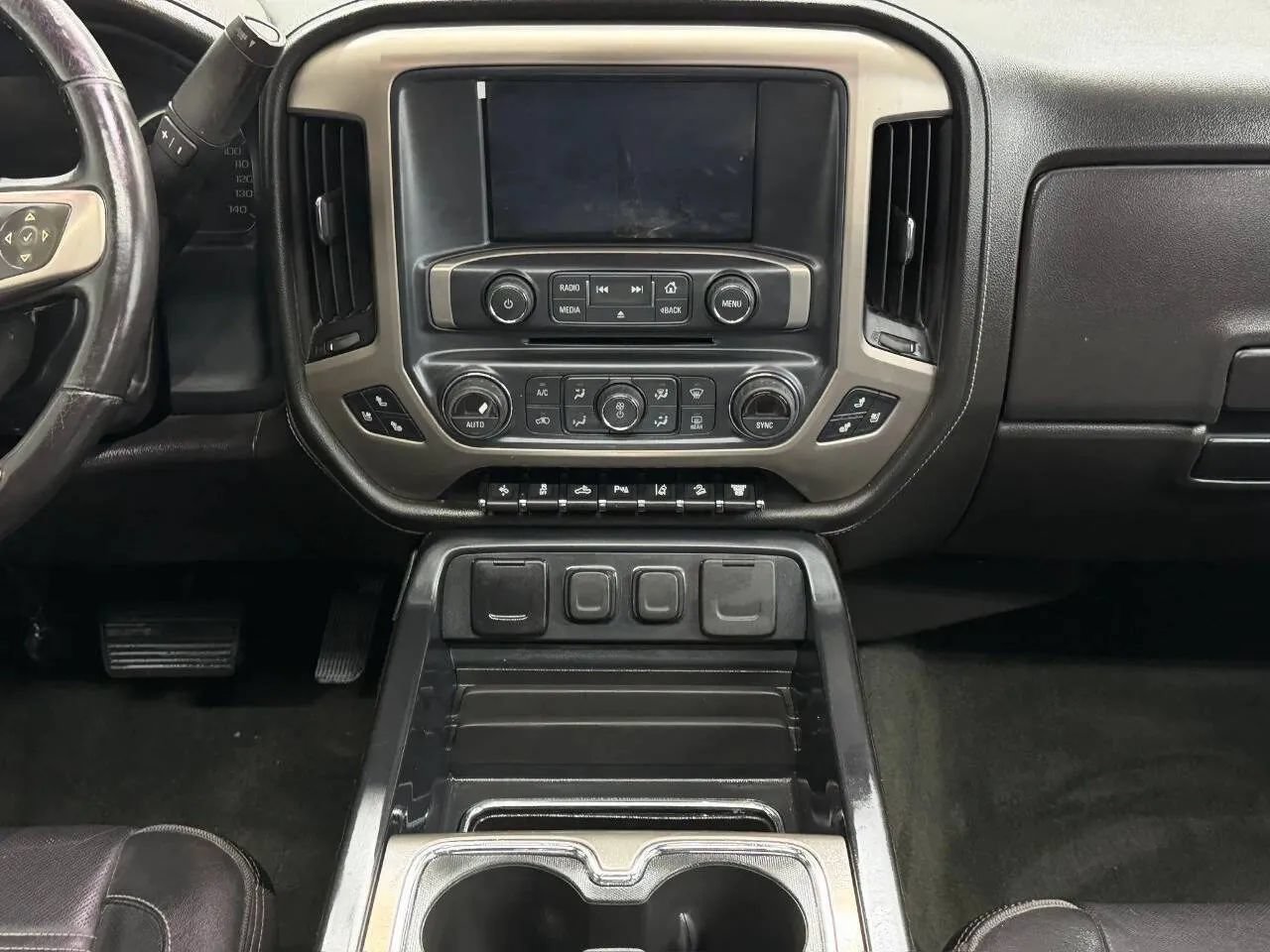Used 2018 GMC Sierra 2500 Denali w/ Duramax Plus Package AWD/4WD image 29