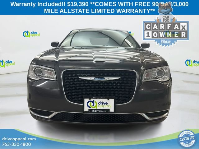 Used 2022 Chrysler 300 Touring image 2