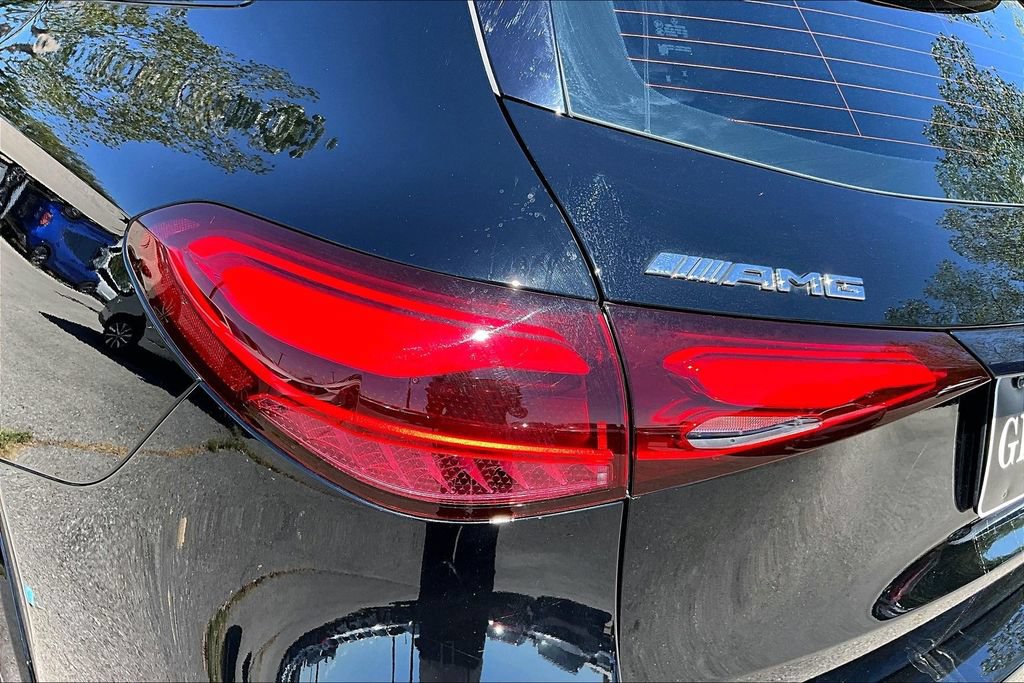 Used 2024 Mercedes-Benz GLC 43 AMG 4MATIC image 40