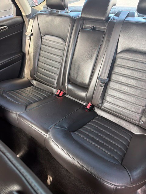 Used 2014 Ford Fusion SE w/ Equipment Group 202A FWD image 21