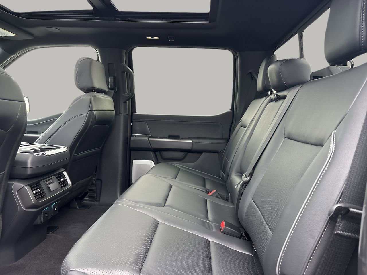 New 2025 Ford F150 Lariat w/ Equipment Group 502A High image 16