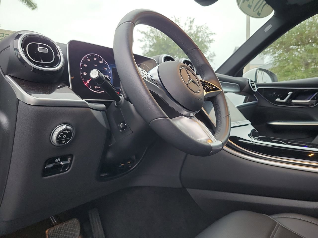 Certified 2024 Mercedes-Benz GLC 300 image 26