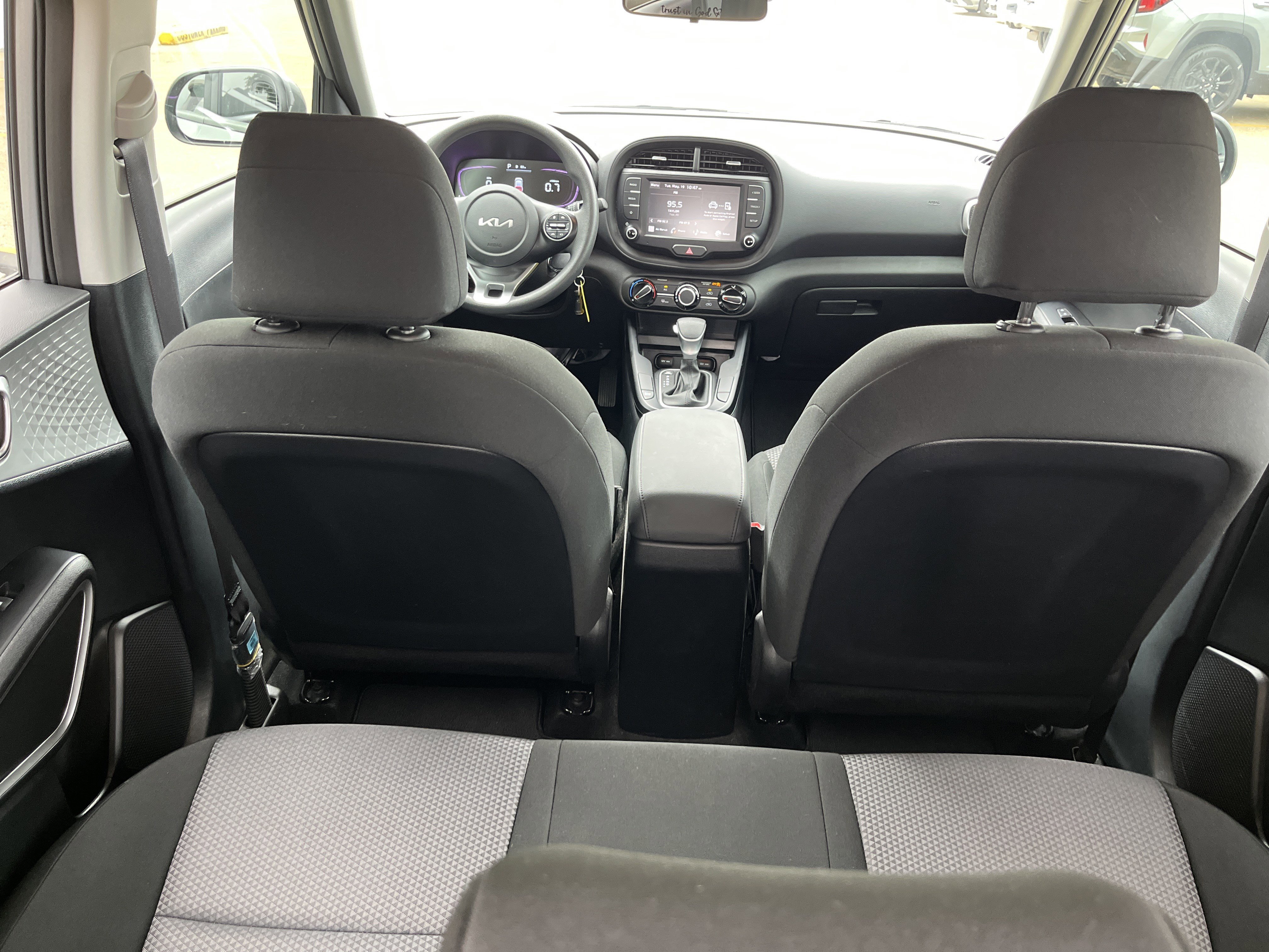 Used 2023 Kia Soul LX FWD image 13