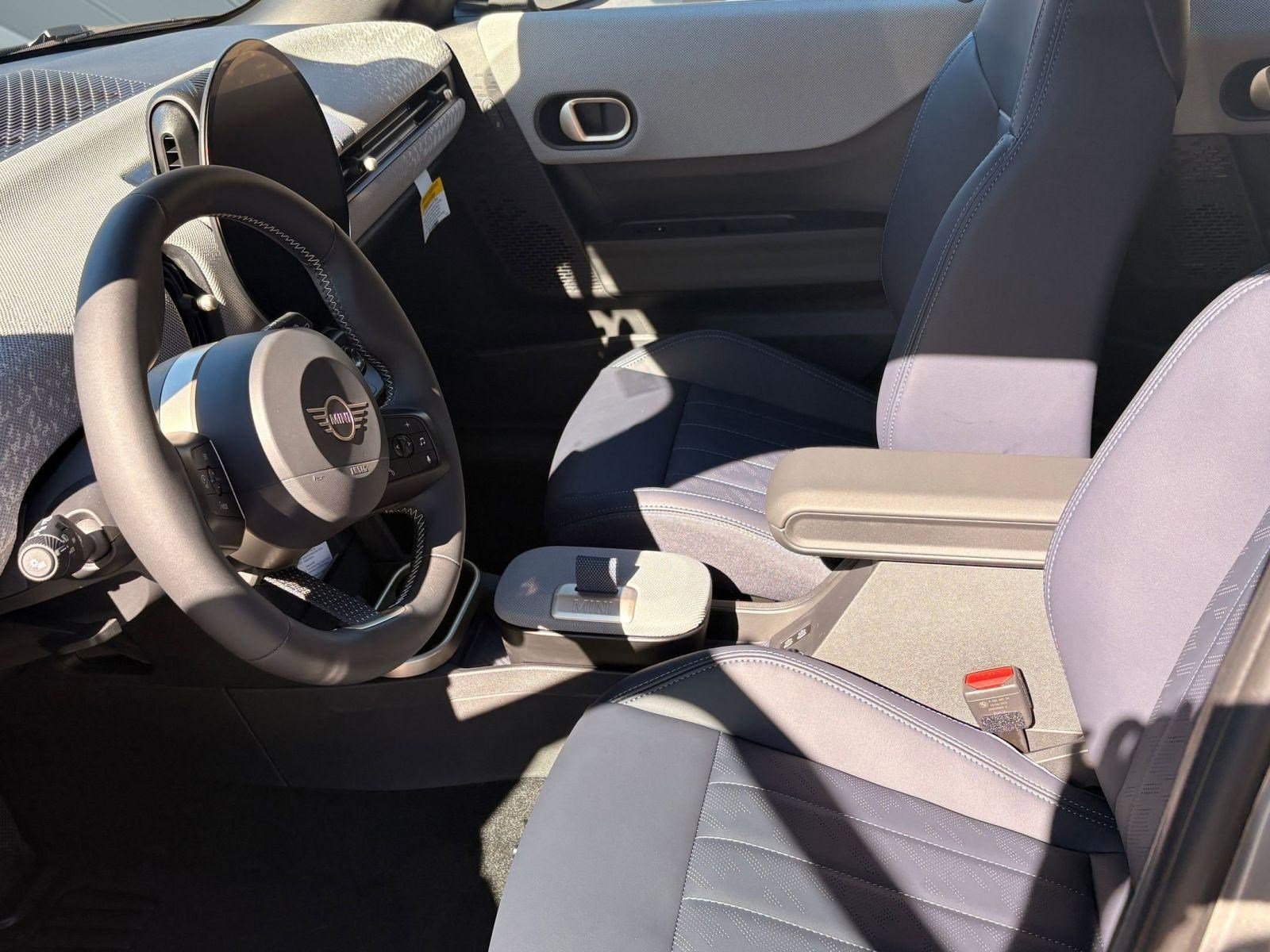 New 2026 MINI Cooper 4-Door Hardtop image 5