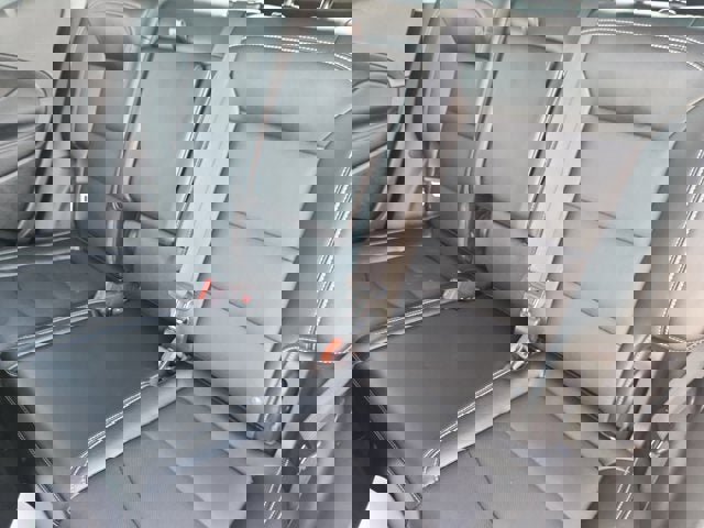 Used 2024 GMC Terrain SLT image 13