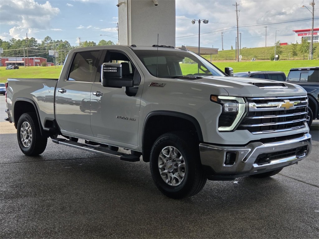 Used 2024 Chevrolet Silverado 2500 LTZ w/ LTZ Convenience Package image 6