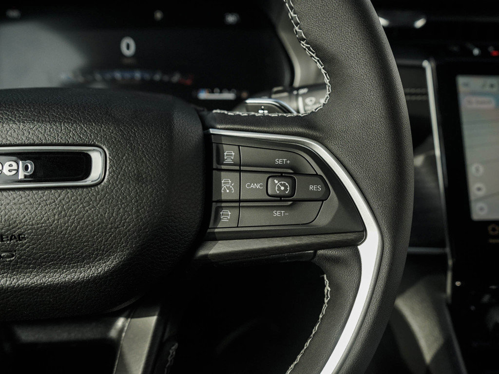 New 2025 Jeep Grand Cherokee Limited w/ Trailer Tow Package image 21