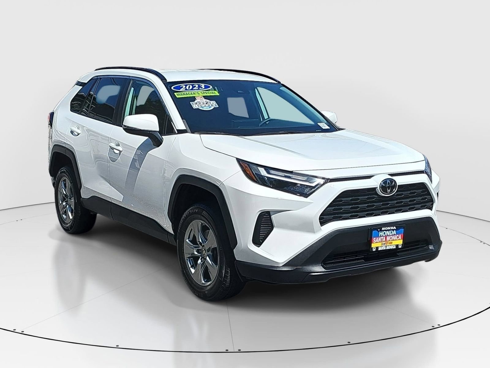 Used 2023 Toyota RAV4 XLE AWD/4WD image 3