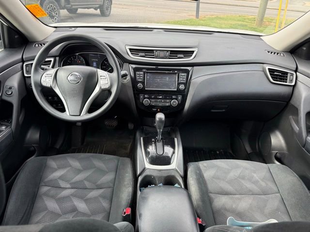 Used 2016 Nissan Rogue SV w/ SV Premium Package AWD/4WD image 17