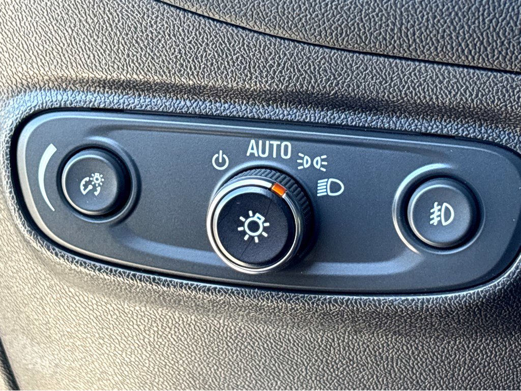 Certified 2023 Chevrolet Equinox Premier FWD image 16