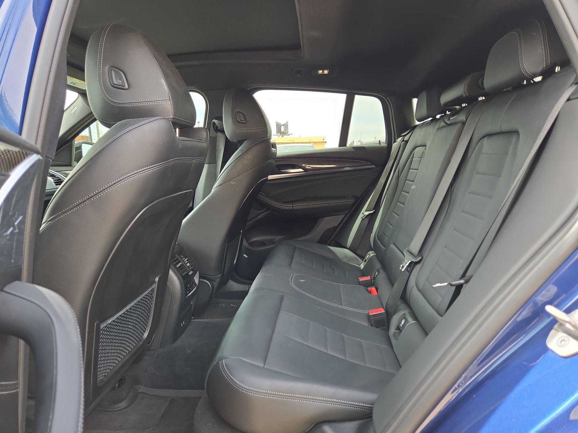 Used 2022 BMW X4 xDrive30i w/ M Sport Package AWD/4WD image 13