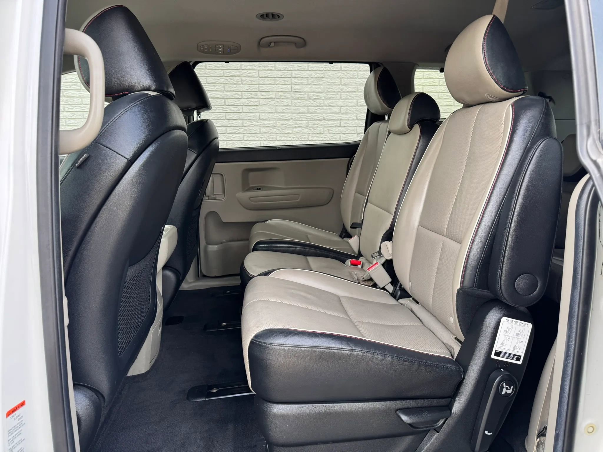 Used 2020 Kia Sedona EX FWD image 14