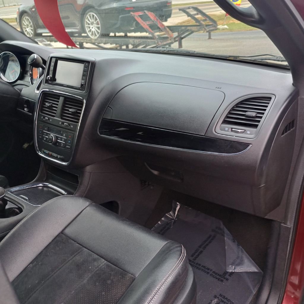 Used 2018 Dodge Grand Caravan SXT w/ Driver Convenience Group image 21