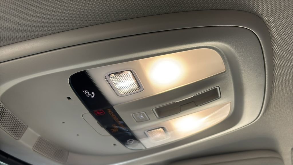 Used 2023 Volvo XC90 B5 Core w/ Climate Package image 22