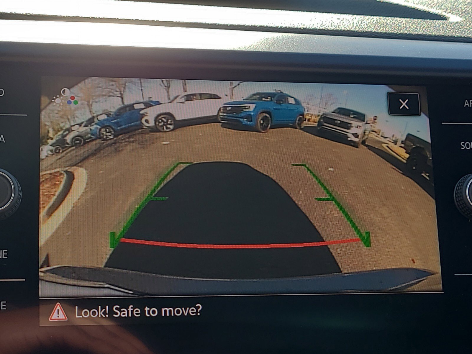 Used 2022 Volkswagen Taos SE image 19