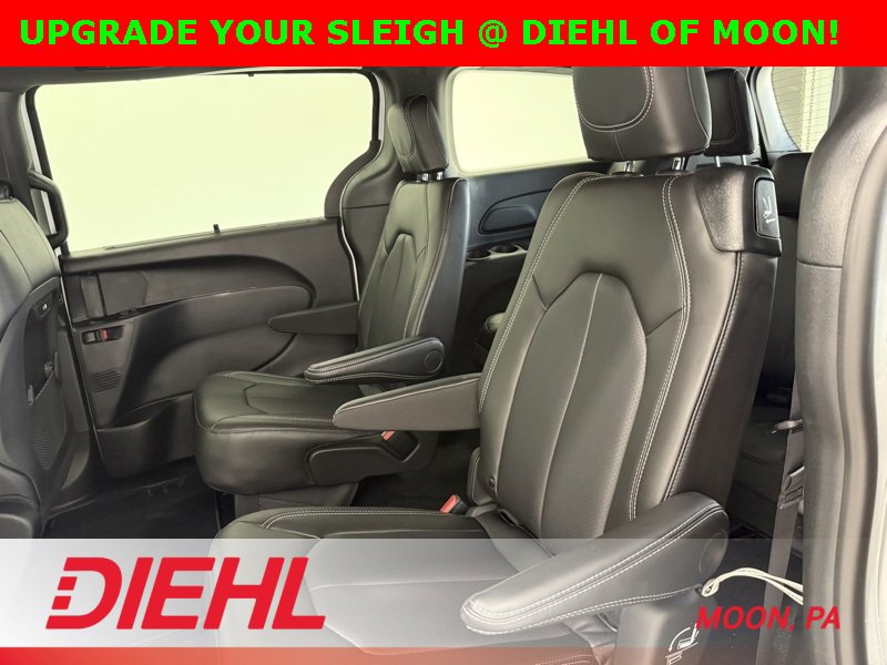 New 2026 Chrysler Pacifica Select image 20