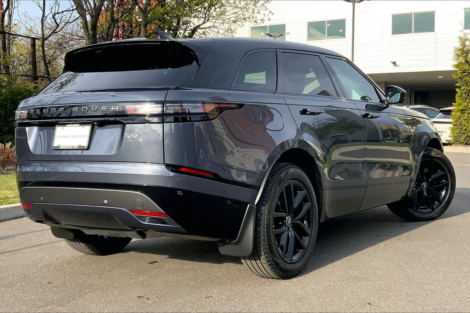 Certified 2026 Land Rover Range Rover Velar Dynamic SE AWD/4WD image 12