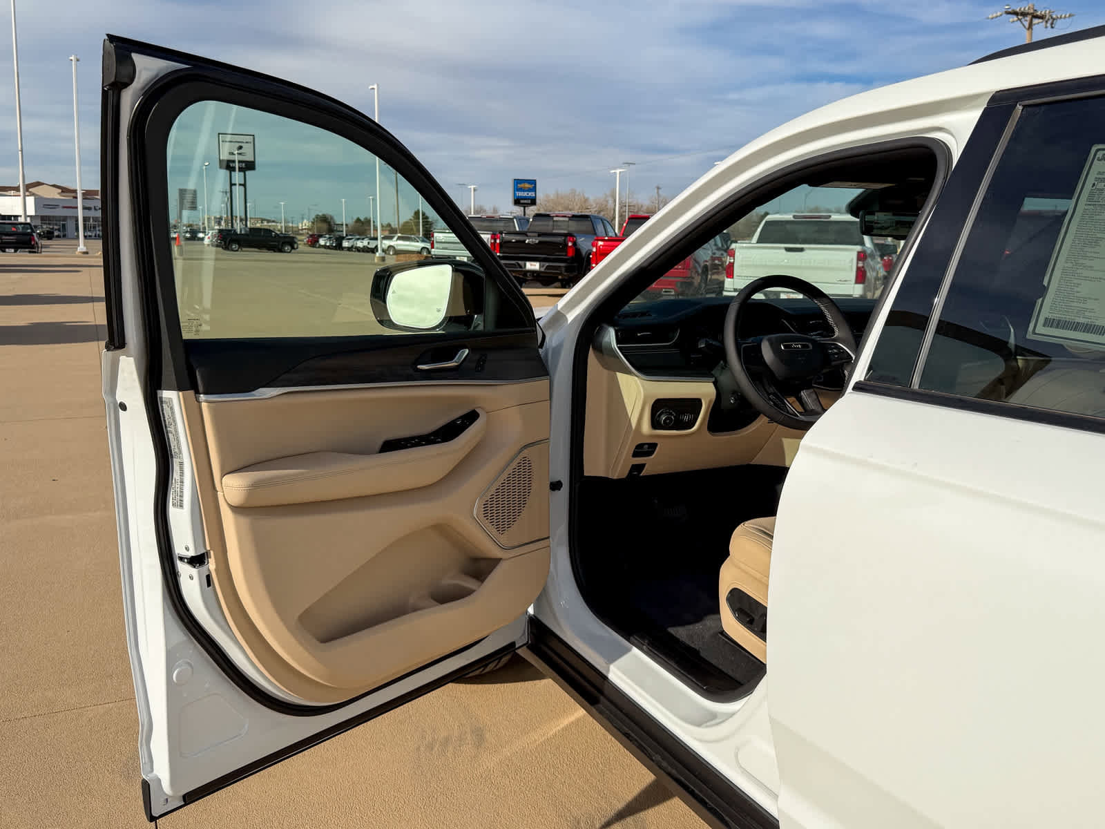 New 2025 Jeep Grand Cherokee L Limited w/ Luxury Tech Group II image 12