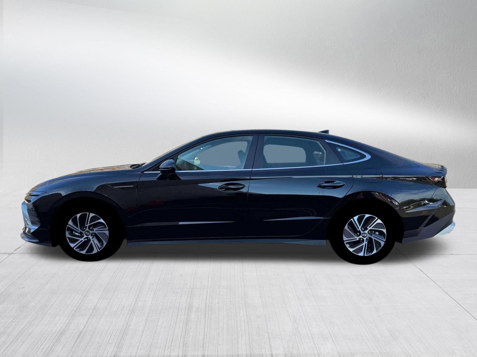 New 2026 Hyundai Sonata Blue FWD image 3