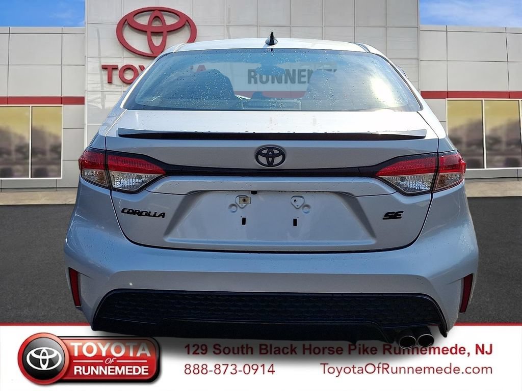 Certified 2022 Toyota Corolla SE FWD image 5