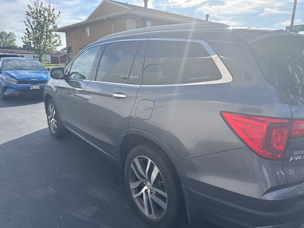 Used 2017 Honda Pilot Touring image 5