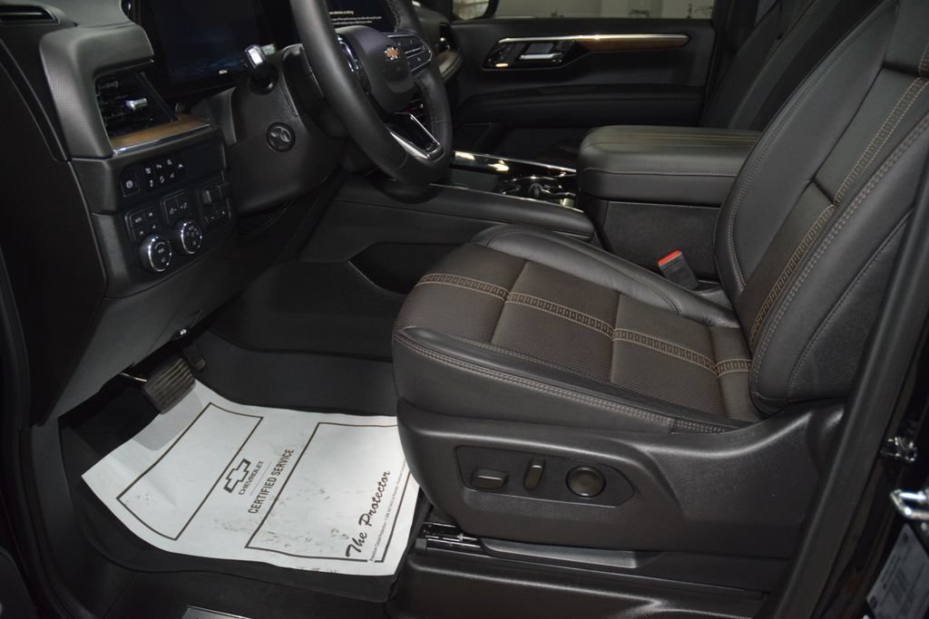 Used 2025 Chevrolet Tahoe High Country AWD/4WD image 39