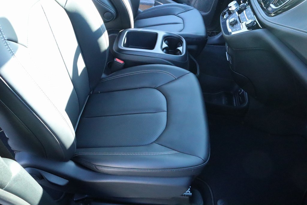 New 2026 Chrysler Pacifica Select w/ S Appearance Package FWD image 13