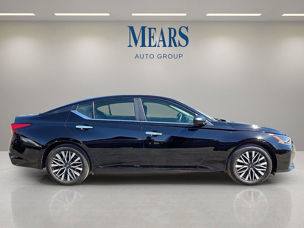 Used 2025 Nissan Altima 2.5 SV image 6