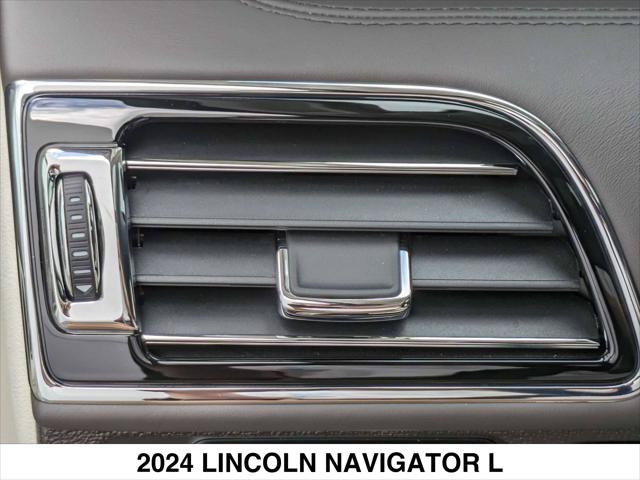 Used 2024 Lincoln Navigator L Black Label AWD/4WD image 18