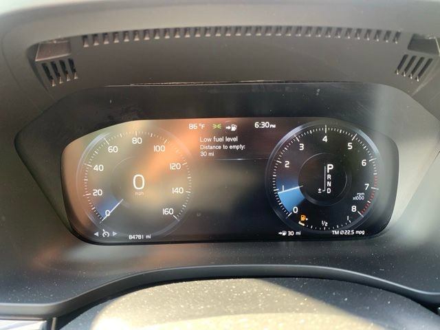 Used 2019 Volvo XC60 T6 Momentum w/ Multimedia Package AWD/4WD image 11