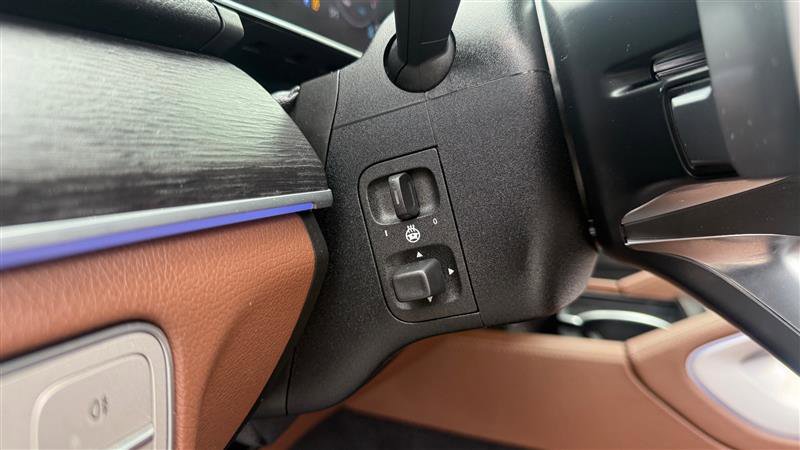 Used 2024 Mercedes-Benz GLS 450 4MATIC w/ AMG Line Exterior image 21