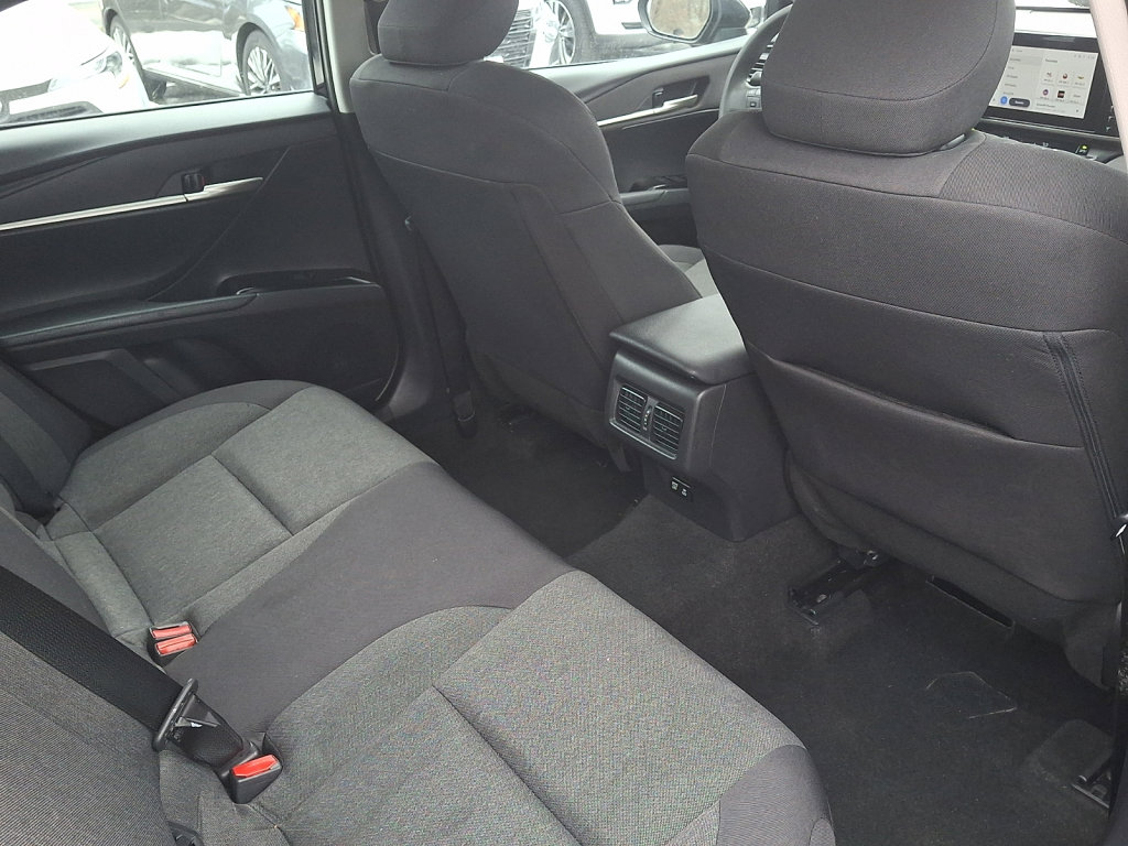Used 2025 Toyota Camry LE image 15