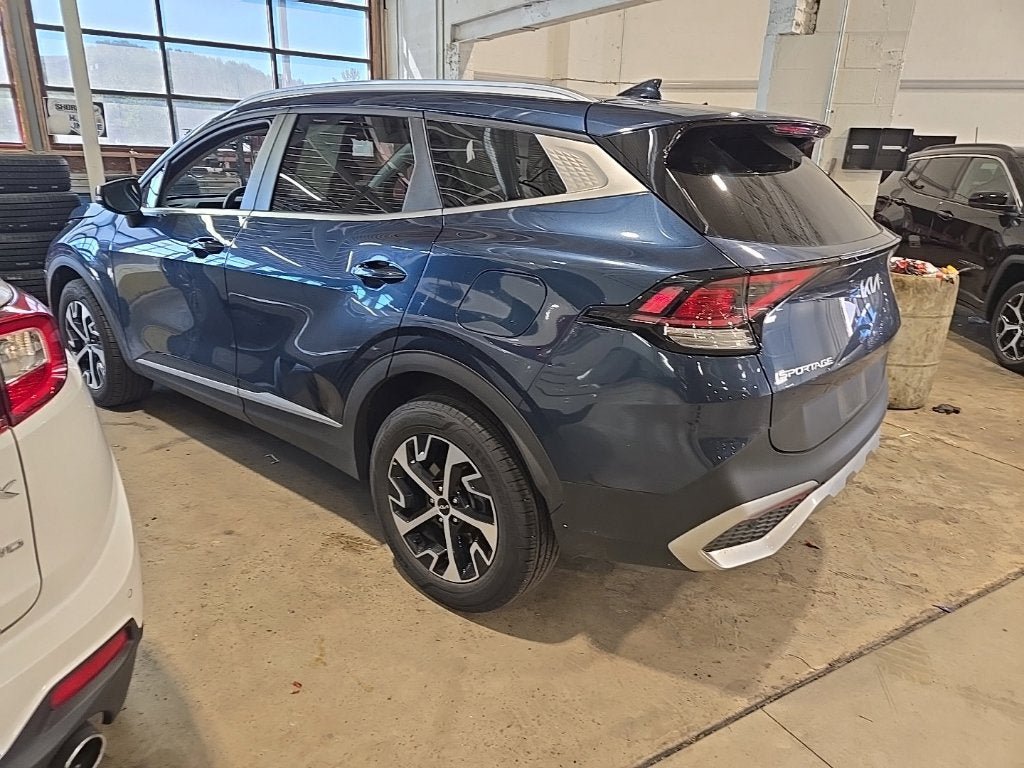 Used 2023 Kia Sportage EX AWD/4WD image 13