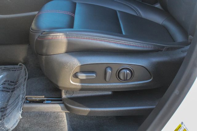 Used 2022 Chevrolet Traverse RS image 18