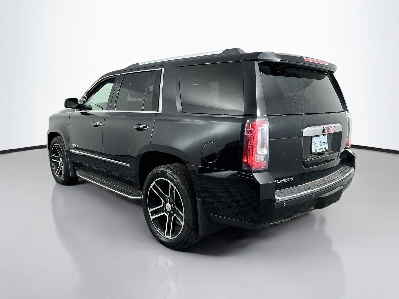 Used 2018 GMC Yukon Denali AWD/4WD image 6