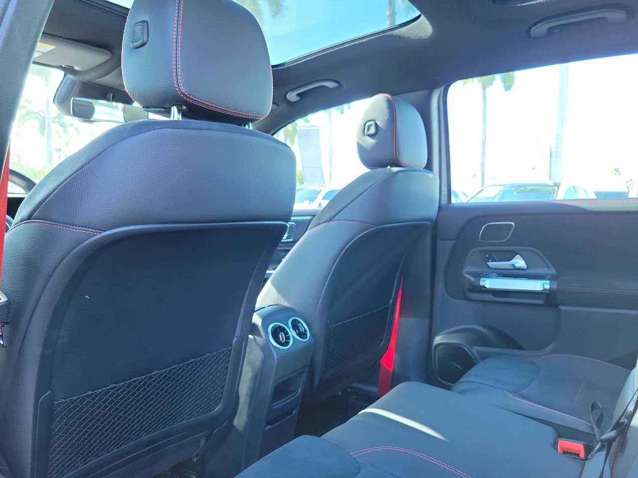 New 2025 Mercedes-Benz GLB 35 AMG 4MATIC image 13