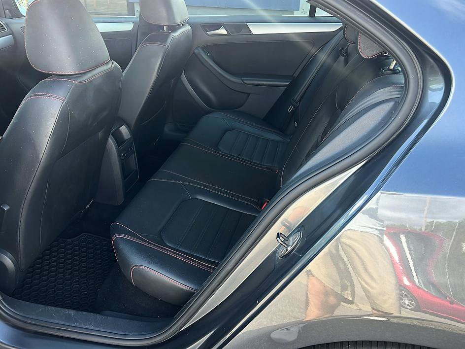 Used 2013 Volkswagen Jetta GLI Autobahn image 15