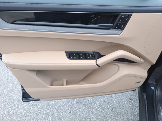New 2026 Porsche Cayenne S AWD/4WD image 25