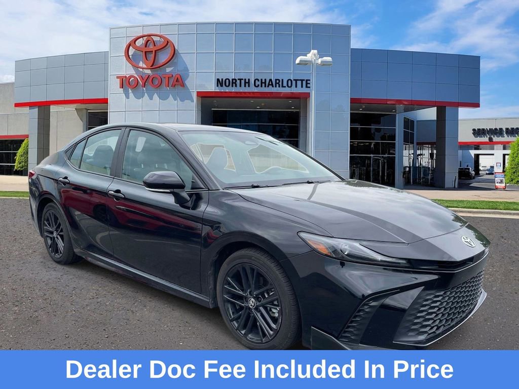 Used 2025 Toyota Camry SE FWD image 1