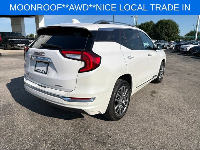 Used 2024 GMC Terrain Denali w/ Denali Premium Package AWD/4WD image 10