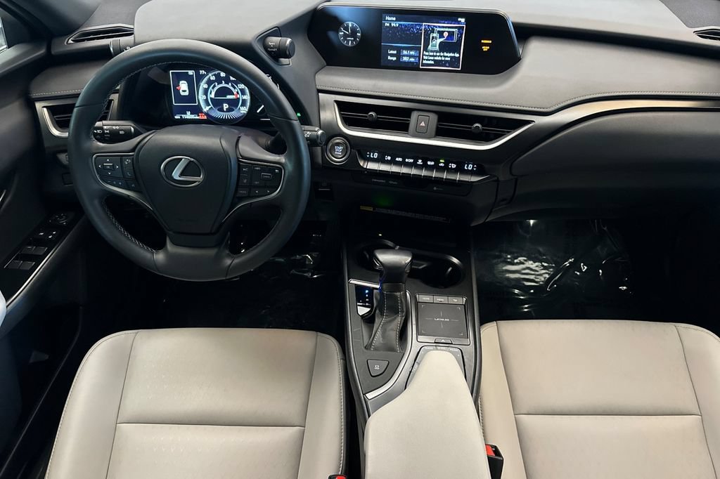 Used 2022 Lexus UX 200 FWD image 13