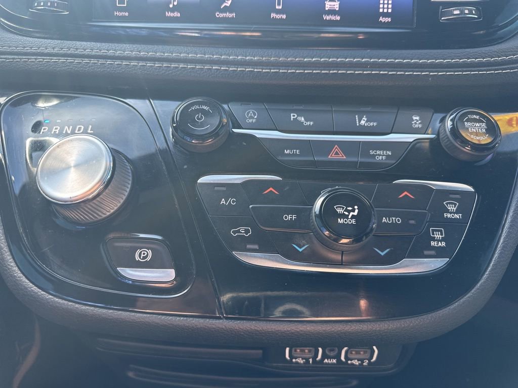 Used 2021 Chrysler Pacifica Touring w/ S Appearance Package image 4