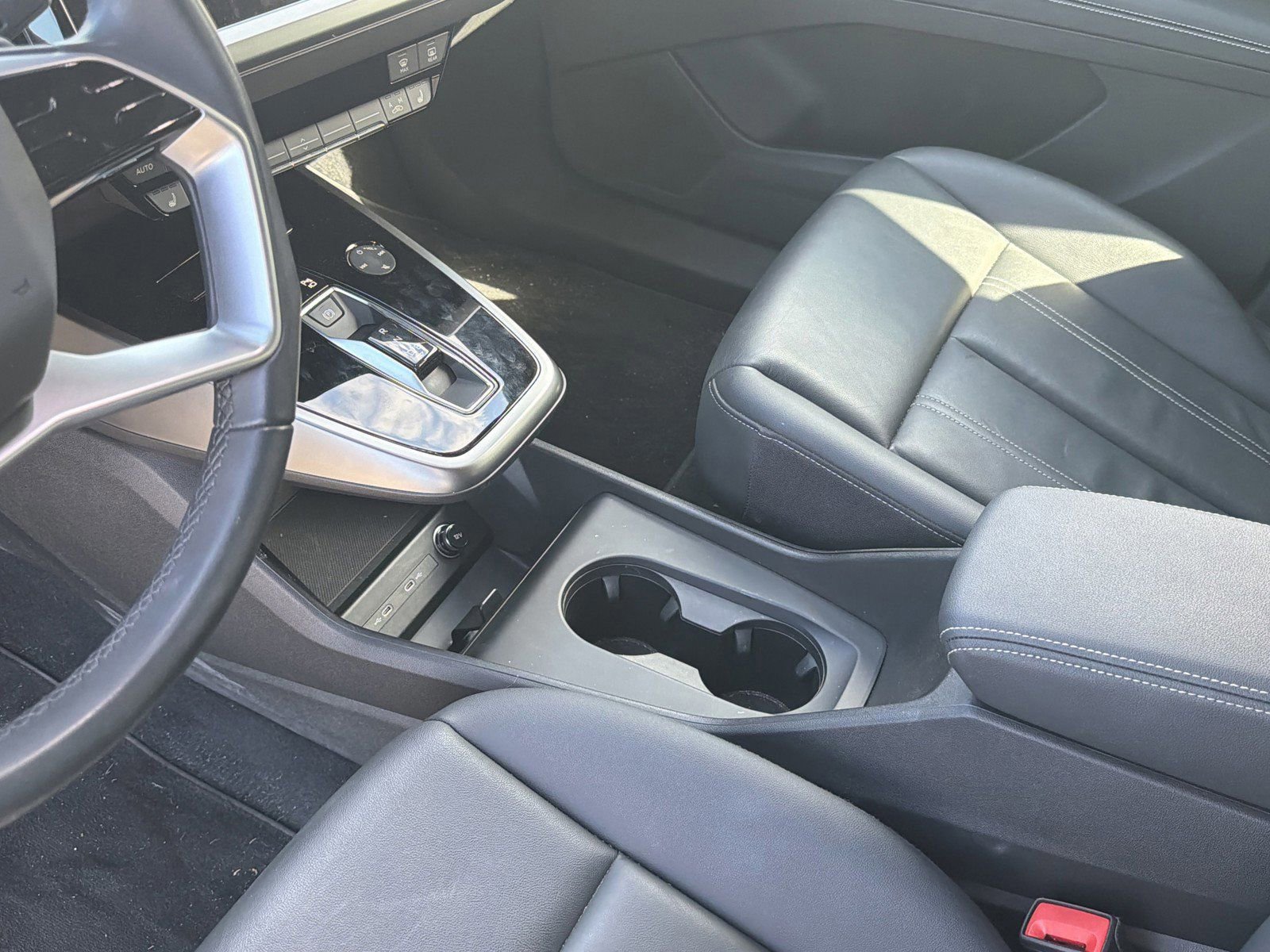 Used 2024 Audi Q4 e-tron Premium AWD/4WD image 21