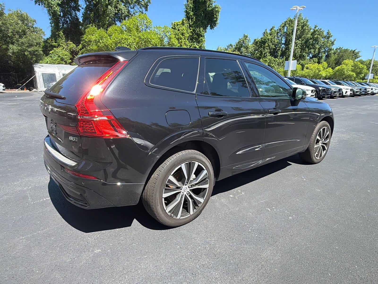 Used 2024 Volvo XC60 B5 Plus w/ Protection Package Premier AWD/4WD image 16