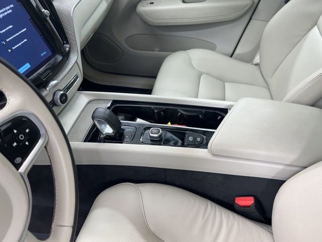 Used 2023 Volvo XC60 B5 Plus w/ Climate Package image 15