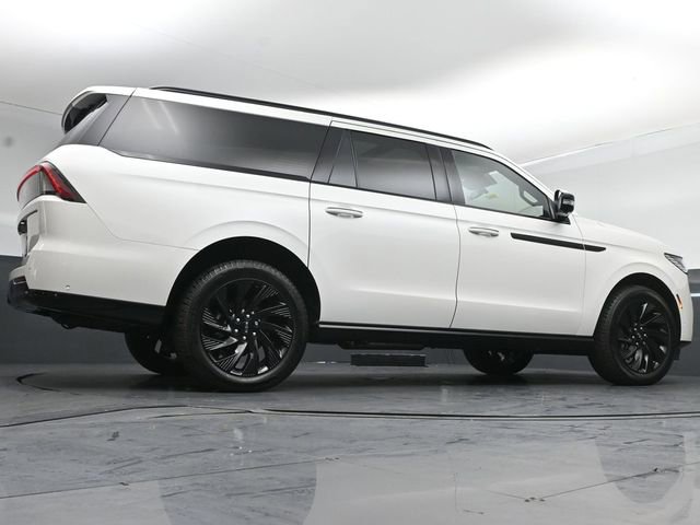 Used 2025 Lincoln Navigator L Reserve w/ Jet Appearance Package image 39