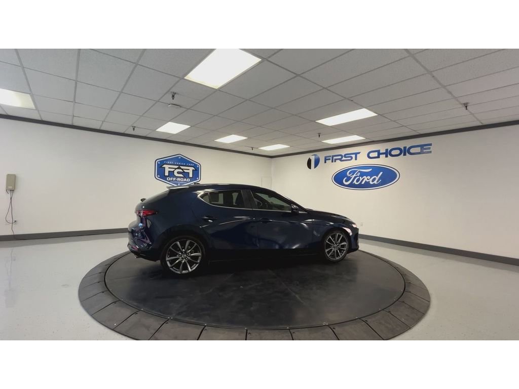 Used 2019 MAZDA MAZDA3 Hatchback w/ Preferred Package image 2