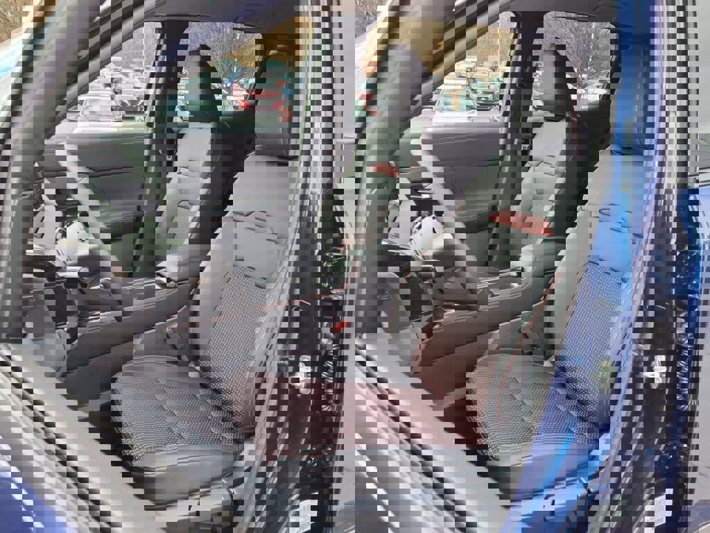 New 2025 Nissan Kicks SR w/ Illumination Package image 5