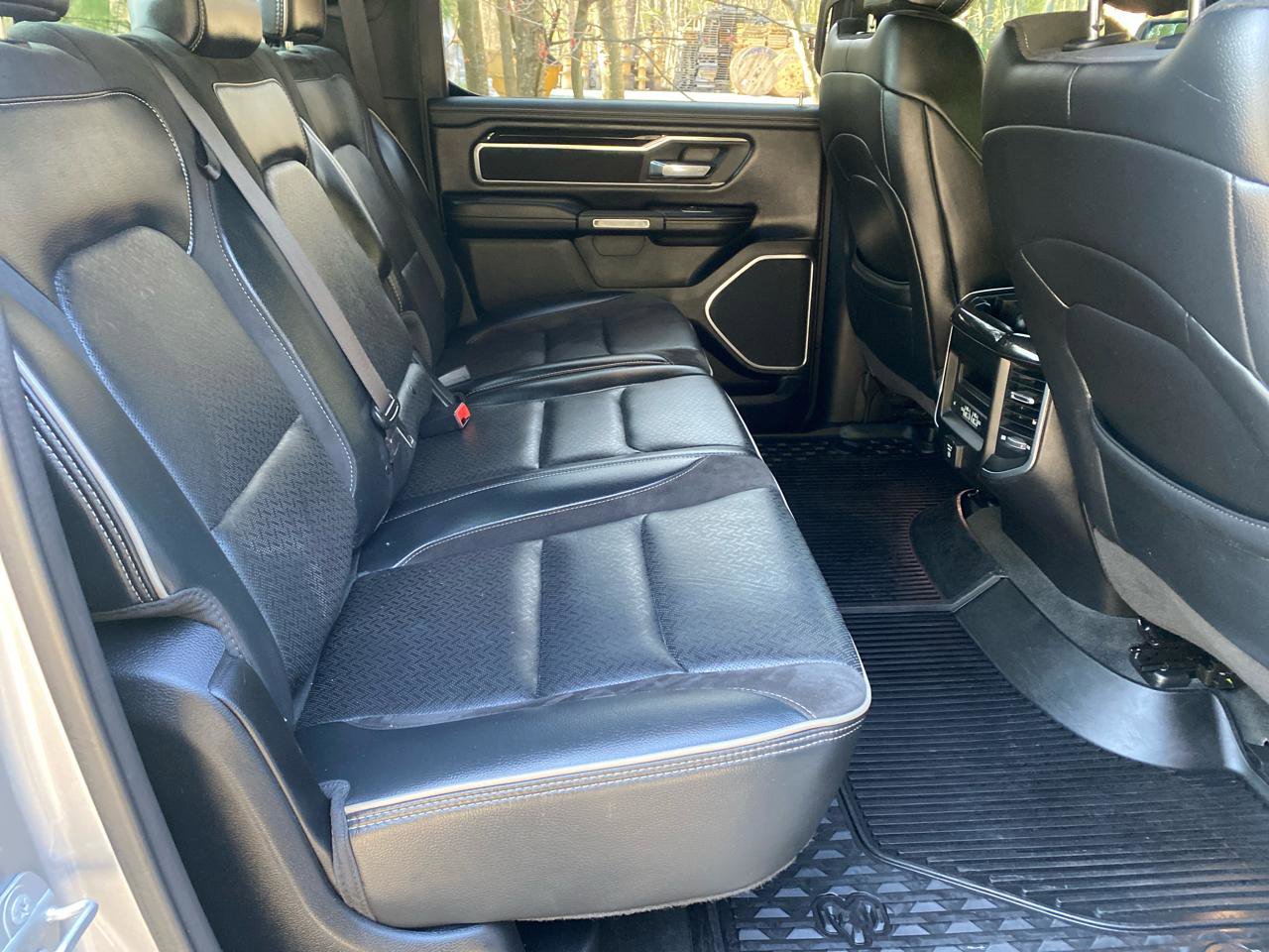 Used 2021 RAM 1500 Laramie w/ Sport Appearance Package AWD/4WD image 8