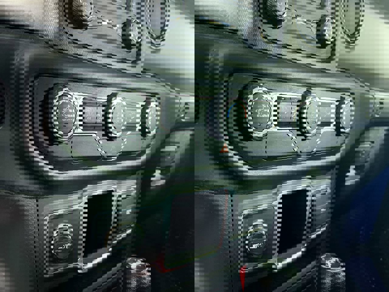 Used 2018 Jeep Wrangler Unlimited Sport image 24